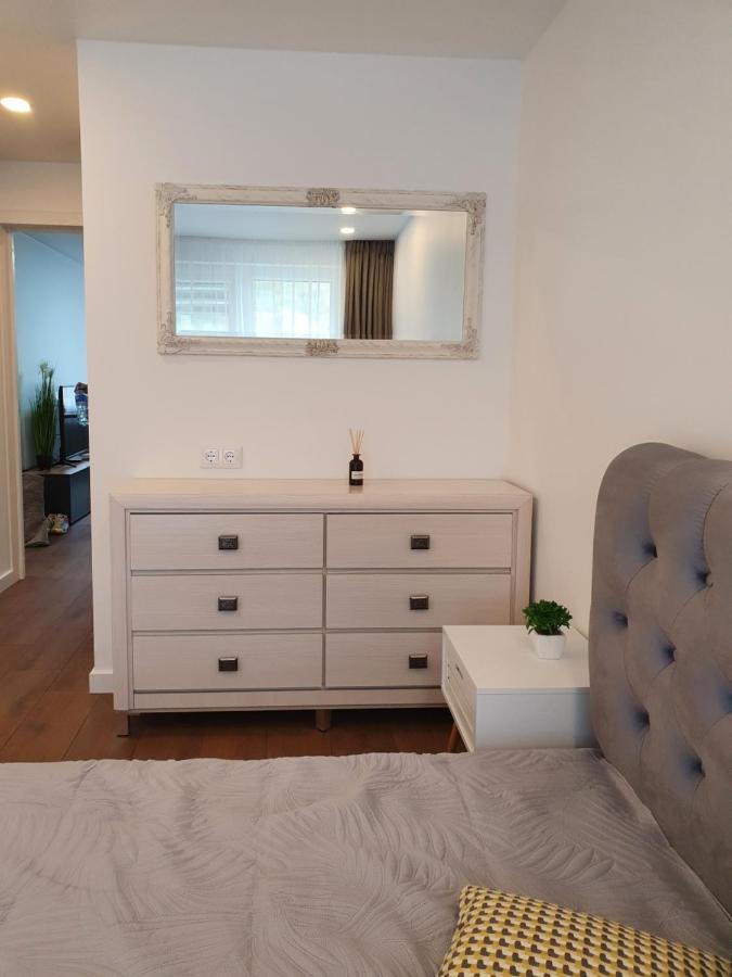 Talsa 1-Bedroom Apartment In City Center Siauliai Exteriör bild